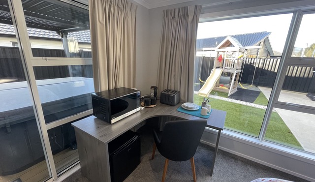 Private Ensuite with Hot Spa at Upper Hutt, Wellington