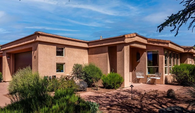 Private Entrada Townhome Gated Community