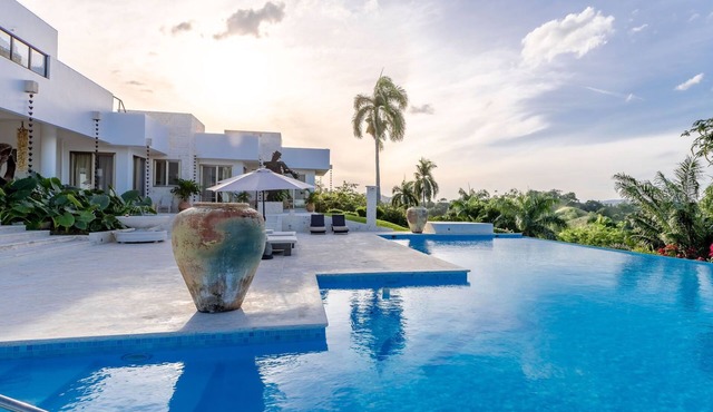 Private & Exclusive 11 Suite Luxury Estate