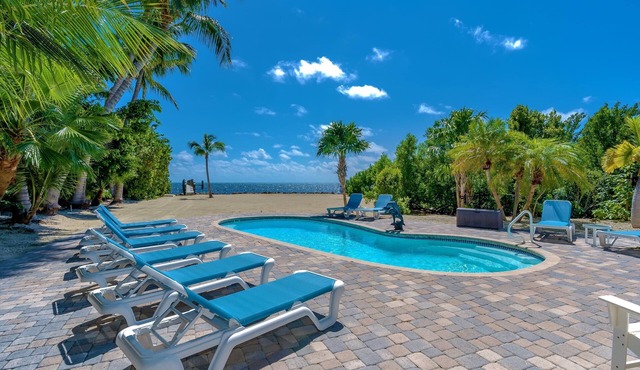 Private Expansive Oceanfront 5 Bedroom Estate, Private Pier and Saltwater Pool