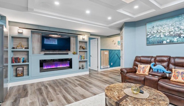 Private Family Entertainer's Suite