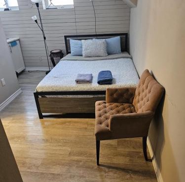 Private MAJOR INTERNATIONAL SPORTING EVENT SUITE-Attached Bath,Private Coffee Station-Private Parking-Walking to BMO STADIUM TRAIN