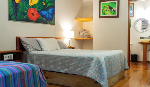 Private forest view cabin w/AC, 2 beds-restaurant and car rental on site.