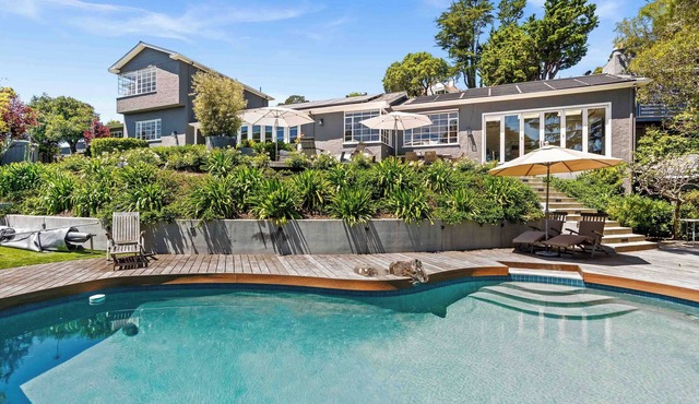 Private four bedroom home, minutes from town, views of SF