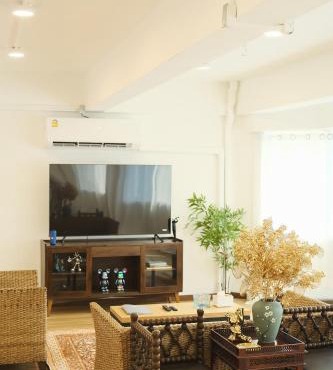 Private Full-Floor Spacious 5BR in China Town