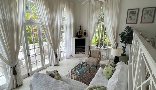 Private fully air-conditioned Villa. Perfect couples getaway!