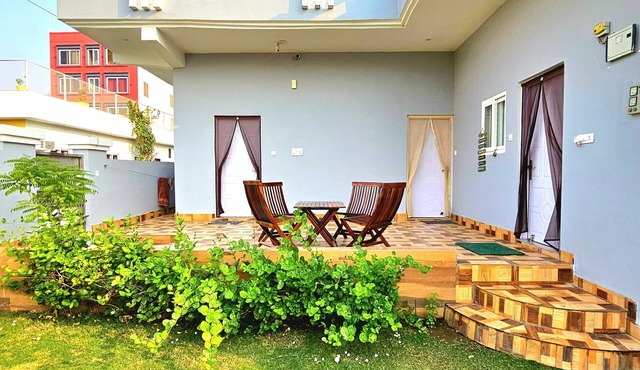 Private Garden Villa by Ganges. 2BK with beautiful Garden/Kitchen/Wi-Fi/Parking