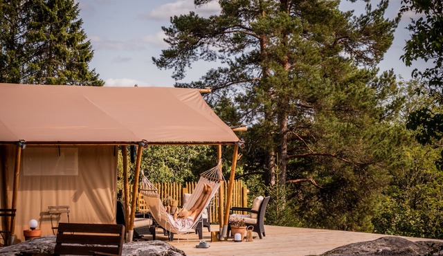 Private glamping with spa, sauna & nature – accommodation for up to 10 guests