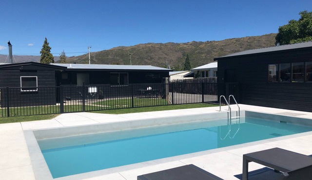 Private & Heated Pool in Clyde