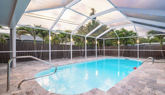 Private Heated SaltWater Pool & Hot Tub 3-Bdrm Home in Harbor Bluffs Paradise