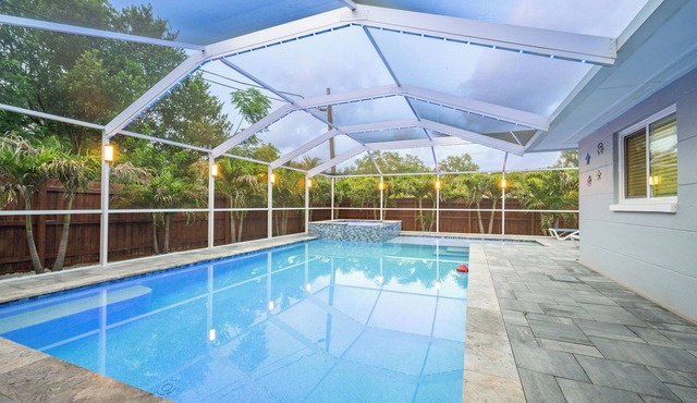 Private Heated Saltwater Pool & SPA 3-Bdrm Home in Harbor Bluffs