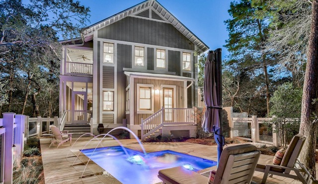 Private Heated Pool! Ping Pong Table! Gourmet Kitchen & Carriage House!