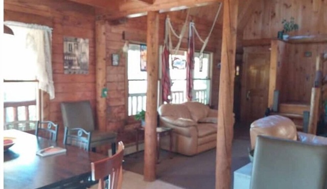 Private Hilltop Cabin, Lakes and Trails Abound