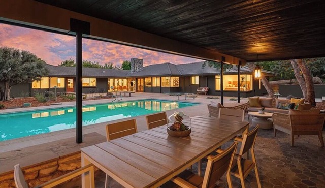 Private Hilltop Retreat w/Pool & Tennis Court