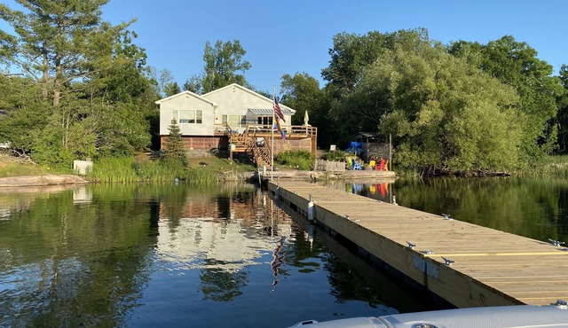 Private Home in the heart of the 1000 Islands!