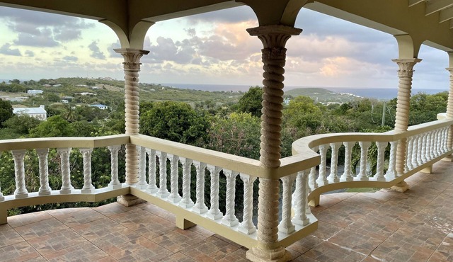 Private home, mid island, north side with a magnificant seaview.