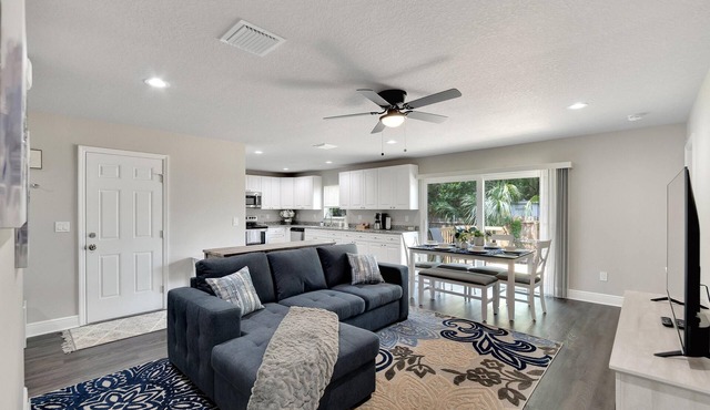 Private Home | Outdoor Seating | Grill | 15% Off Weekly Stays