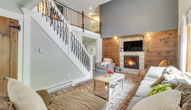 Private Hot Tub & Fire Pit: Pocono Lake House!