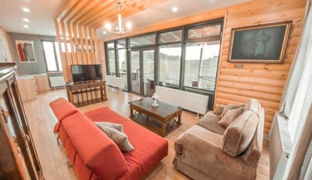 Private House– Family Stay with 3 Beds