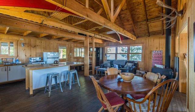 Private Island Retreat - Couples Only - On Kawawaymog Lake near Algonquin Park