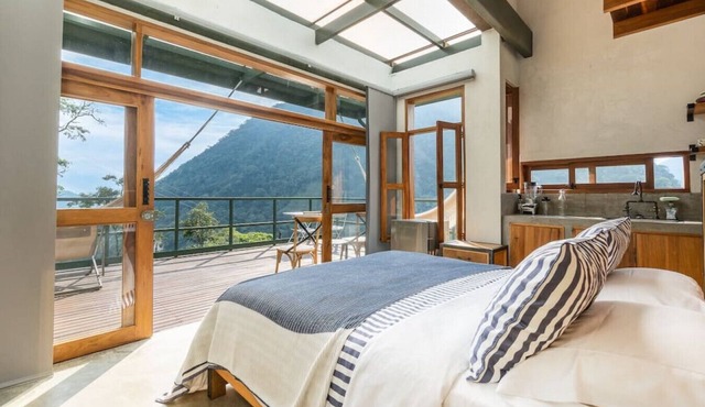 Private Jacuzzi Villa-mountains view by HOUSY HOST