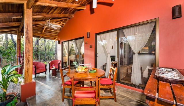 Private Jungle Beach Surfhouse>Fast WIFI>Equipped Kitchen>Laundry>Fenced>Parking