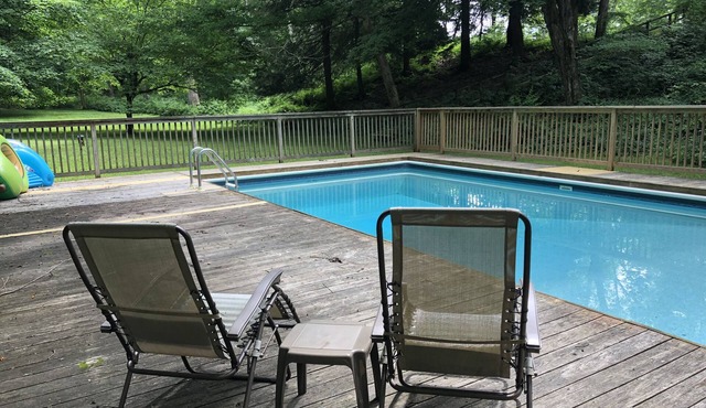 Private Kent Getaway With Views, Pond & Pool