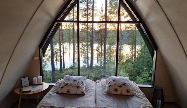 Private Lakefront Dome Cabin Sauna & Breakfast Lumous