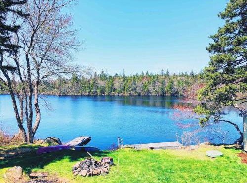 Private Lakefront Escape Swim Sip Wine Stargaze 25 Mins to Halifax