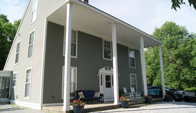 Private Lakefront Retreat With Mt. Views On 10 Acres With Scenic Walking Trails