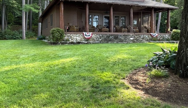Private Lakefront Rustic Camp on Squam Lake! Close to town.