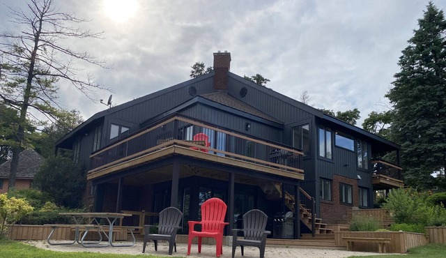 Private Lower Lakehouse/Cottage on Conestogo Lake