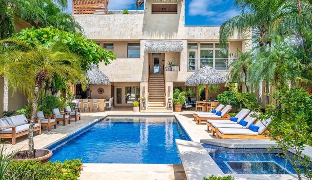 Private Luxurious Beachfront Villa with Chef, Household Staff, Concierge