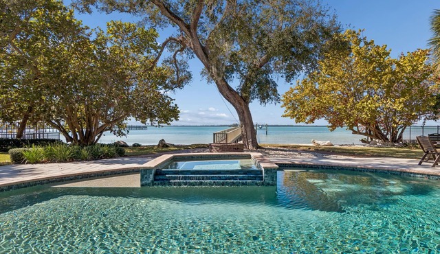 Private Luxury Waterfront Home near Downtown Dunedin