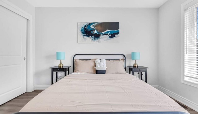 Private Master Bedroom w/Lock