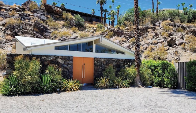 Private Mid-Century modern home in Palm Springs Indian Canyon. city ID 068926