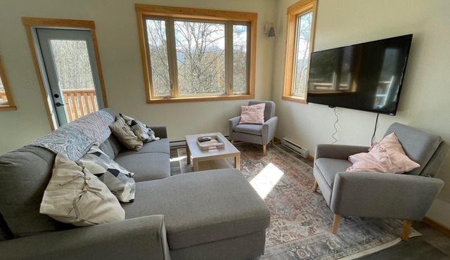 Private mountain view haven in the beautiful West Kootenays