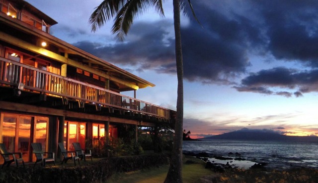PRIVATE OCEAN FRONT ESTATE ON TURTLE COVE, NAPILI. MOST SPECTACULAR LOCATION
