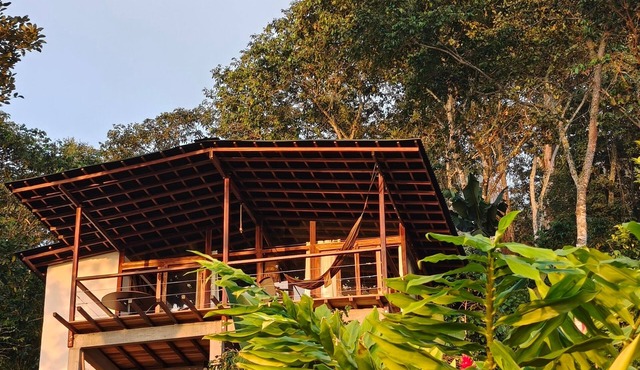 Private ocean view cabin on Minca Sintropia sustainable lodge & coffee finca