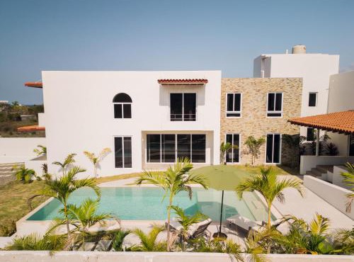 Private Ocean View Retreat with Pool Luxury HOM