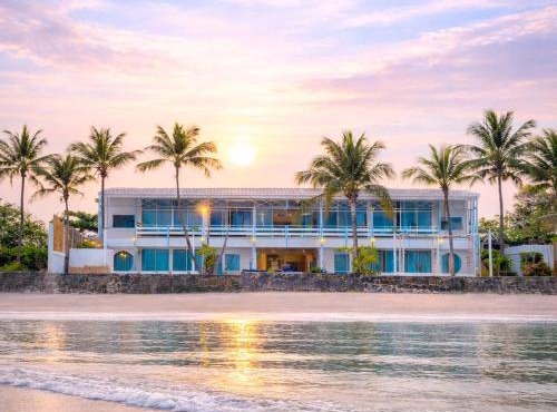 Private Oceanfront Colonial Beach Villa 6Bedrooms, Sleeps 28, Hua Hin