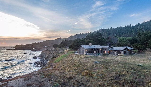 Private, Oceanfront Views, Great WiFi, Timber Cove