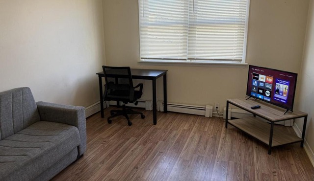 Private one-bedroom and one-bathroom apartment, private street entrance in convenient area, MetLife Stadium FIFA World Cup 35 minutes away