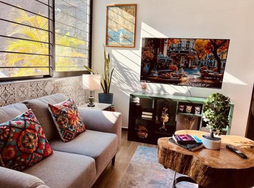 Private Patio, Peaceful and Centric
