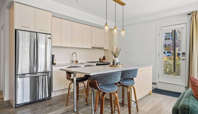 Private patio stay near Whyte Ave, UofA Hospital, and West Edmonton Mall