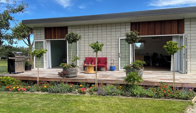 Private, peaceful, spacious accommodation for two 10 minutes from central Timaru