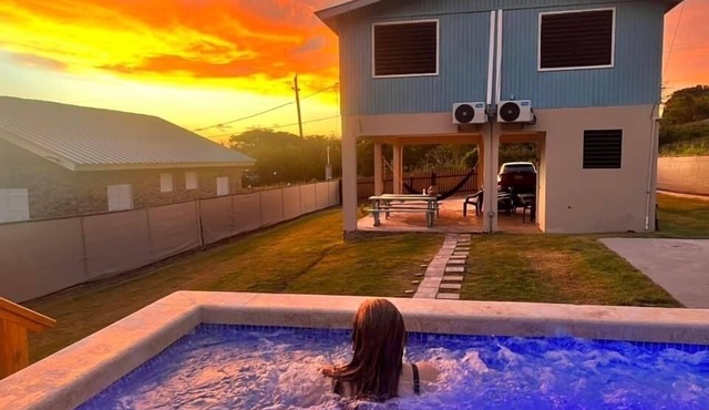 Private pool 6 min walk to beach