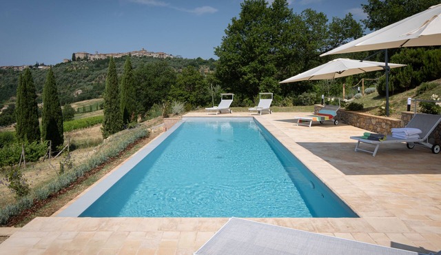 Private pool, A/C, Wifi, enchanting views, vineyards and 5mins to shops & bars