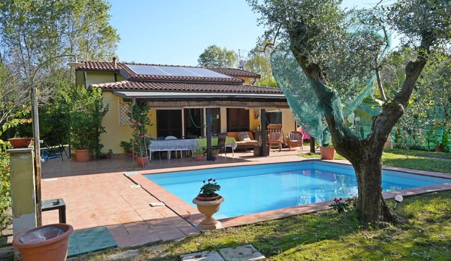 Private Pool, A/C, WiFi, Near Sea, Garden, Pets allowed
