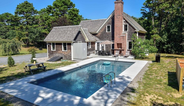 Private Pool and Close to Marconi Beach!